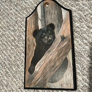 Adorable bear wooden plank artwork